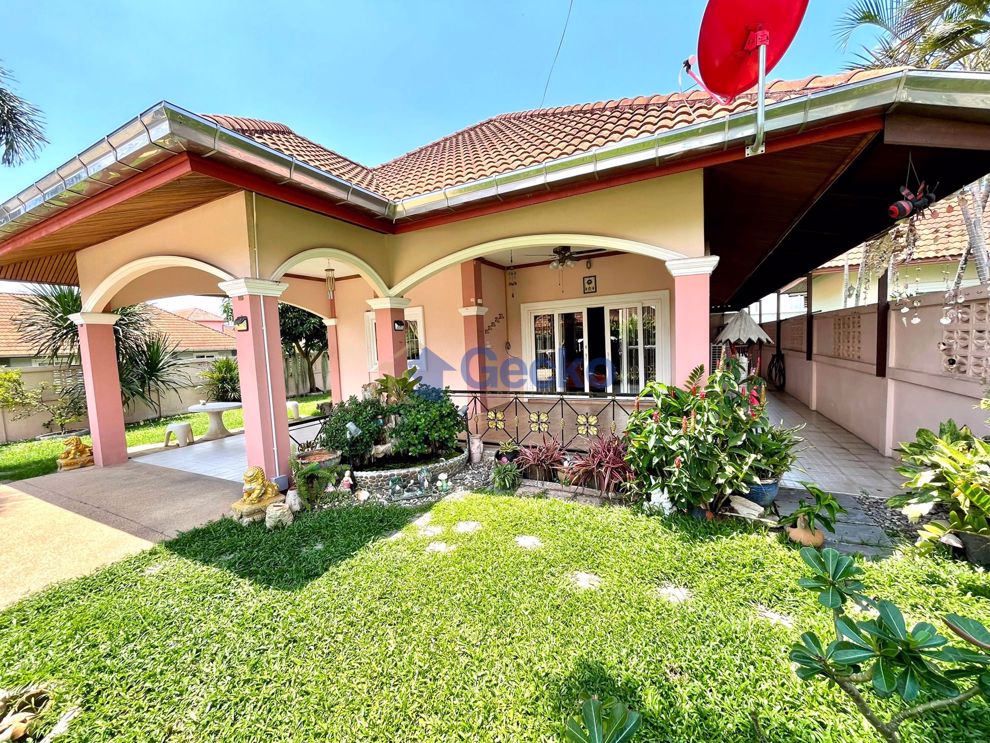 2 Bedrooms House in Supanuch Village   East Pattaya H010143 (Photo 1)