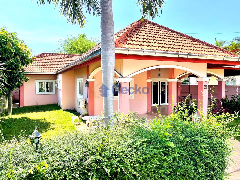 2 Bedrooms House in Supanuch Village   East Pattaya H010143 (Photo 3)