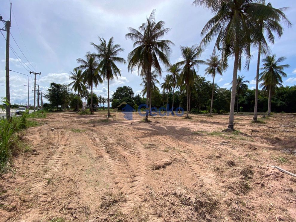Land available in Huay Yai L010146 (Cover Photo)