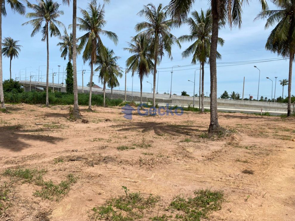 Land available in Huay Yai L010146 (Photo 1)