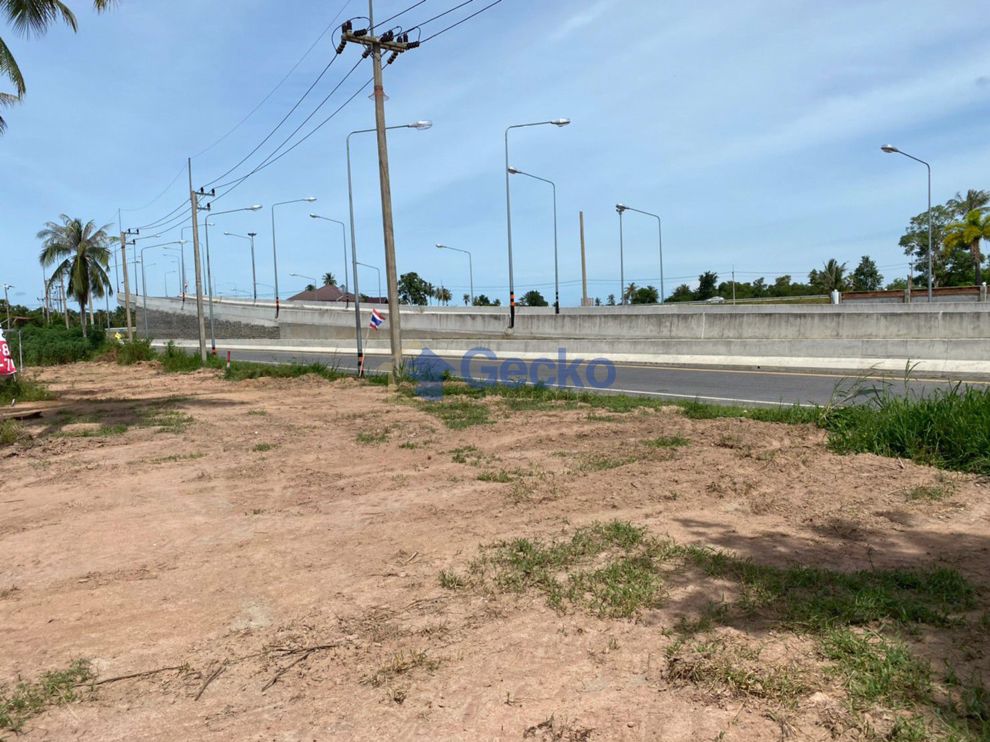 Land available in Huay Yai L010146 (Photo 3)