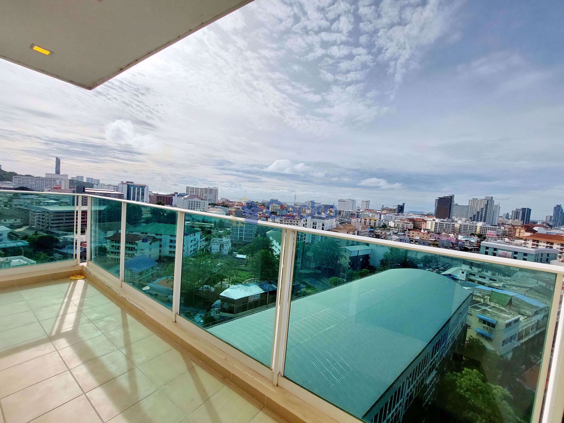 1 Bedroom Condo in City Garden Tower South Pattaya C010151
