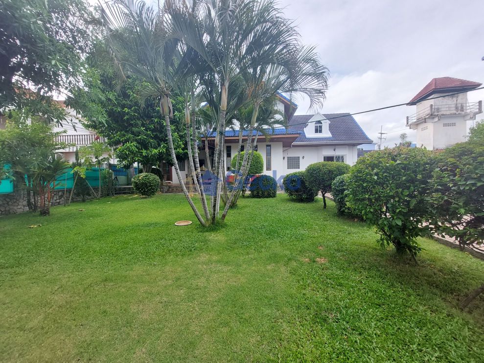 6 Bedrooms House  East Pattaya H010157 (Photo 2)