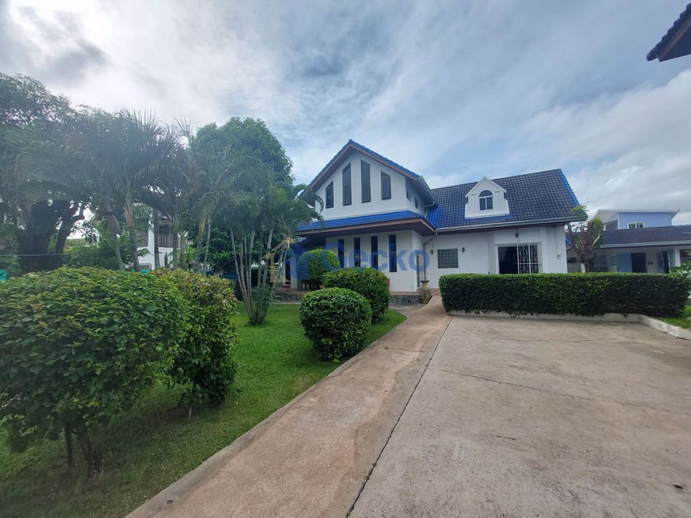 6 Bedrooms House  East Pattaya H010157 (Photo 3)