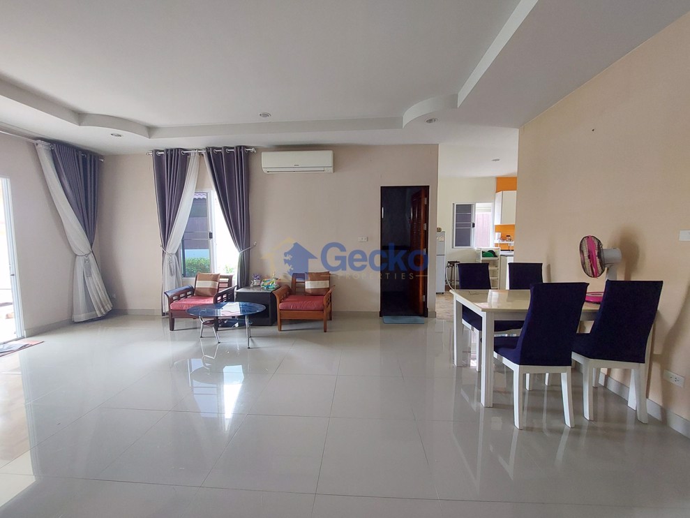 3 ห้องนอน บ้าน in Petchlada 3  พัทยาตะวันออก H010169 (Photo 4)