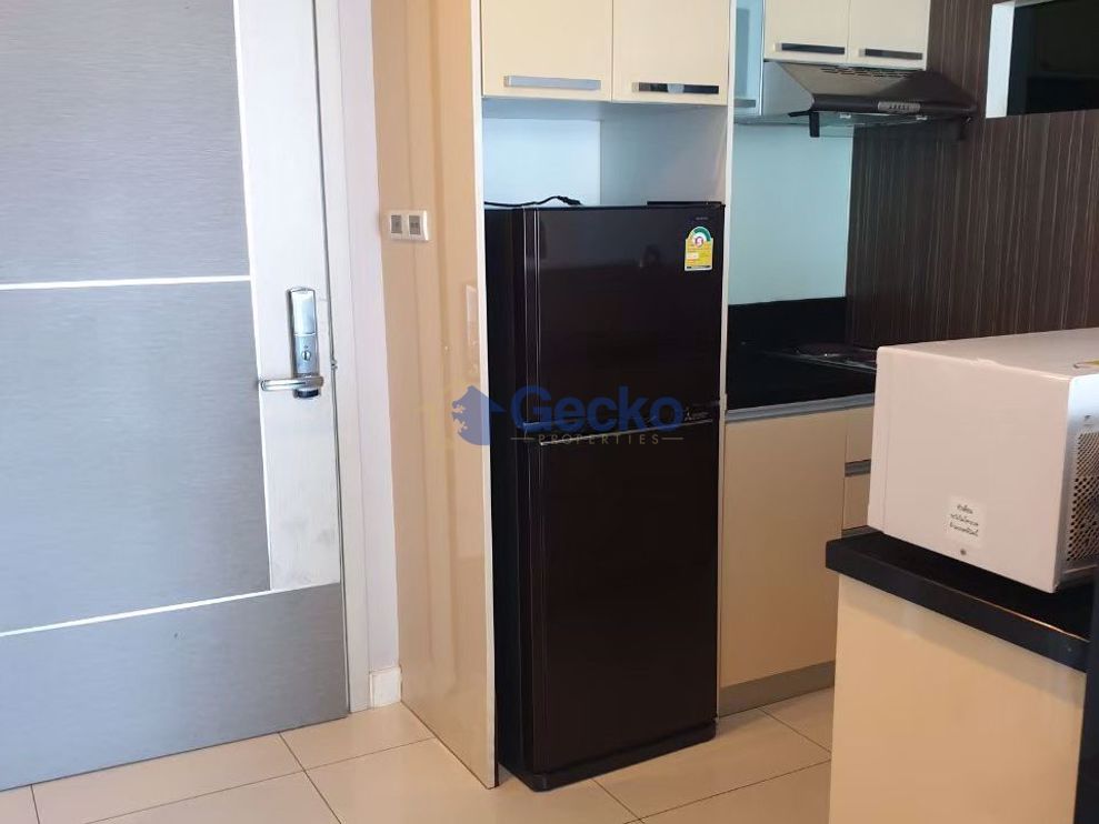 1 Bedroom Condo in Apus Condominium Central Pattaya C010200 (Photo 1)