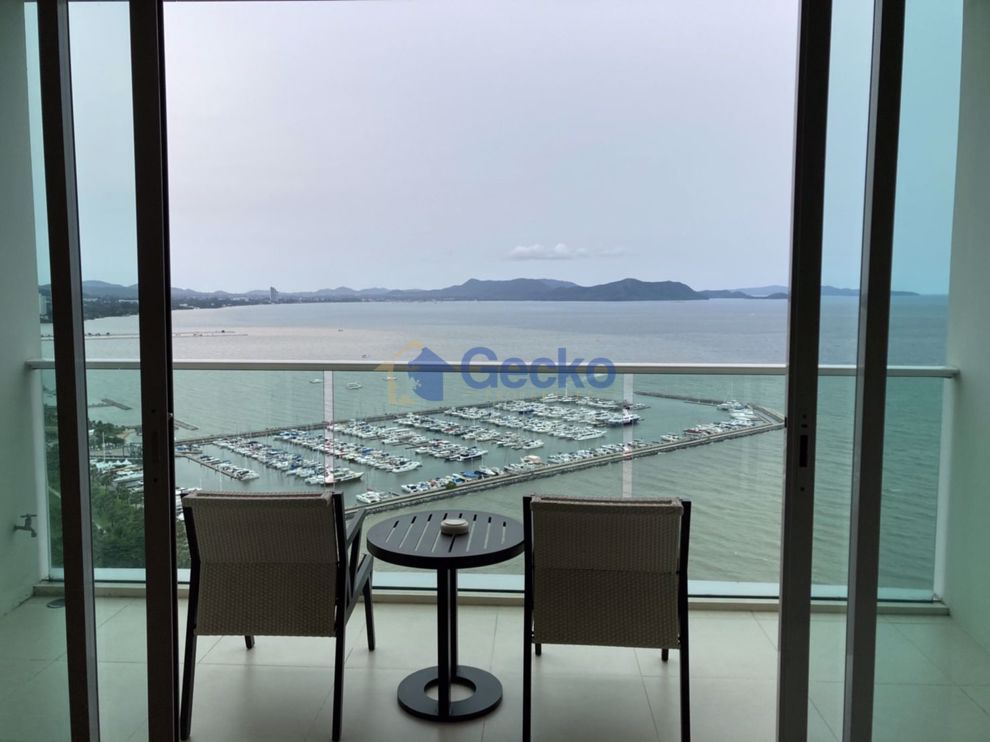 Studio Condo in Movenpick White Sand Beach Pattaya Na Jomtien C010204 (Photo 1)