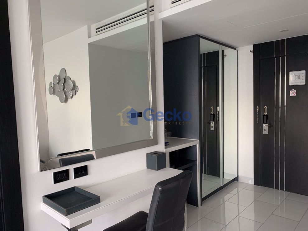 2 Bedrooms Condo in Sky Residences Pratumnak C009152 (Photo 4)