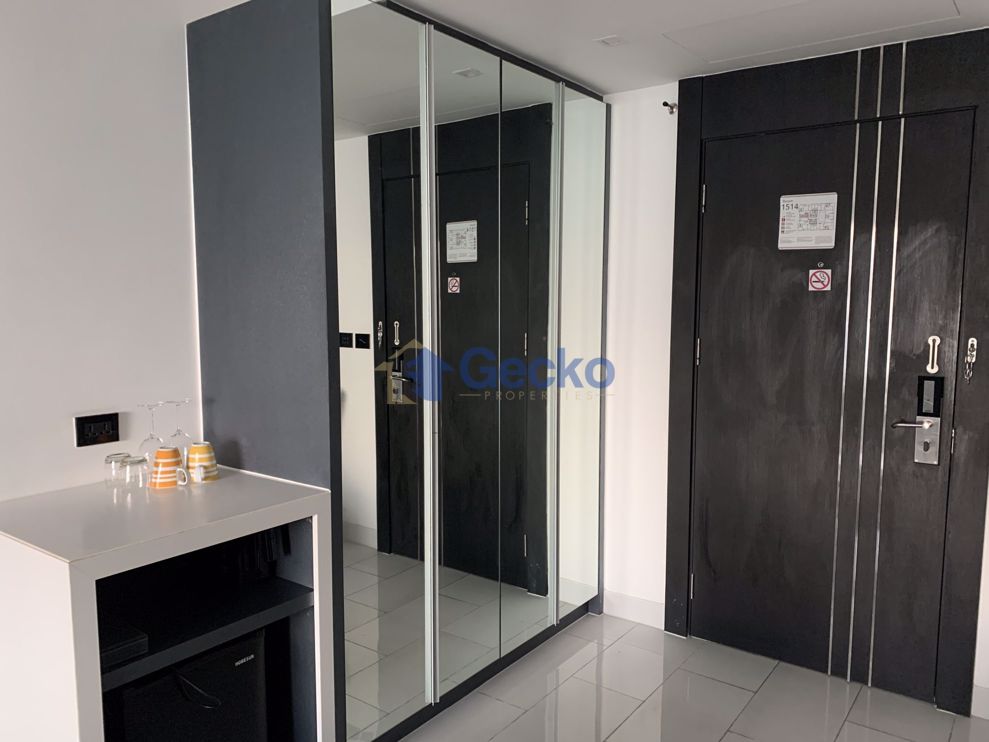 Studio Condo in Sky Residences Pratumnak C009155 (Photo 2)