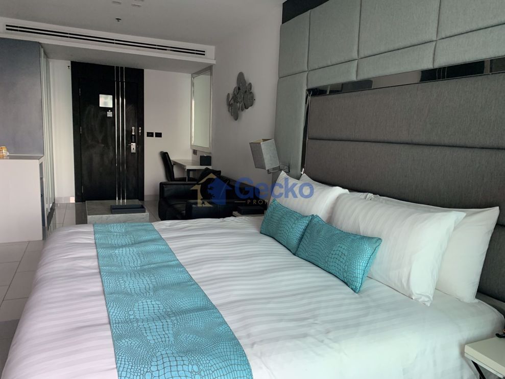 Studio Condo in Sky Residences Pratumnak C009155 (Photo 4)