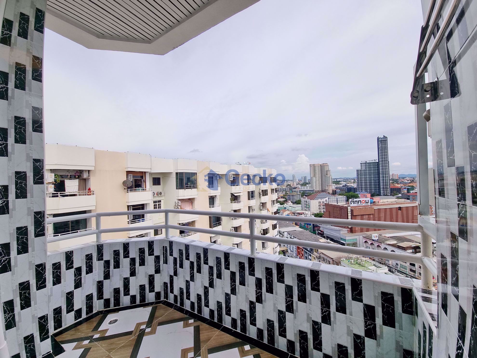 1 ห้องนอน คอนโดมิเนี่ยม in Center Condotel พัทยาใต้ C010233