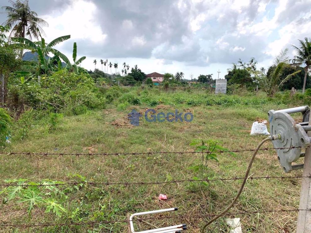 Land available in Bang Saray L010238 (Photo 1)