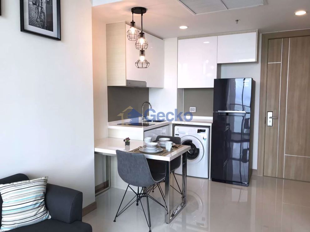 1 Bedroom Condo in The Riviera Wong Amat Beach Wongamat C007796 (Photo 4)