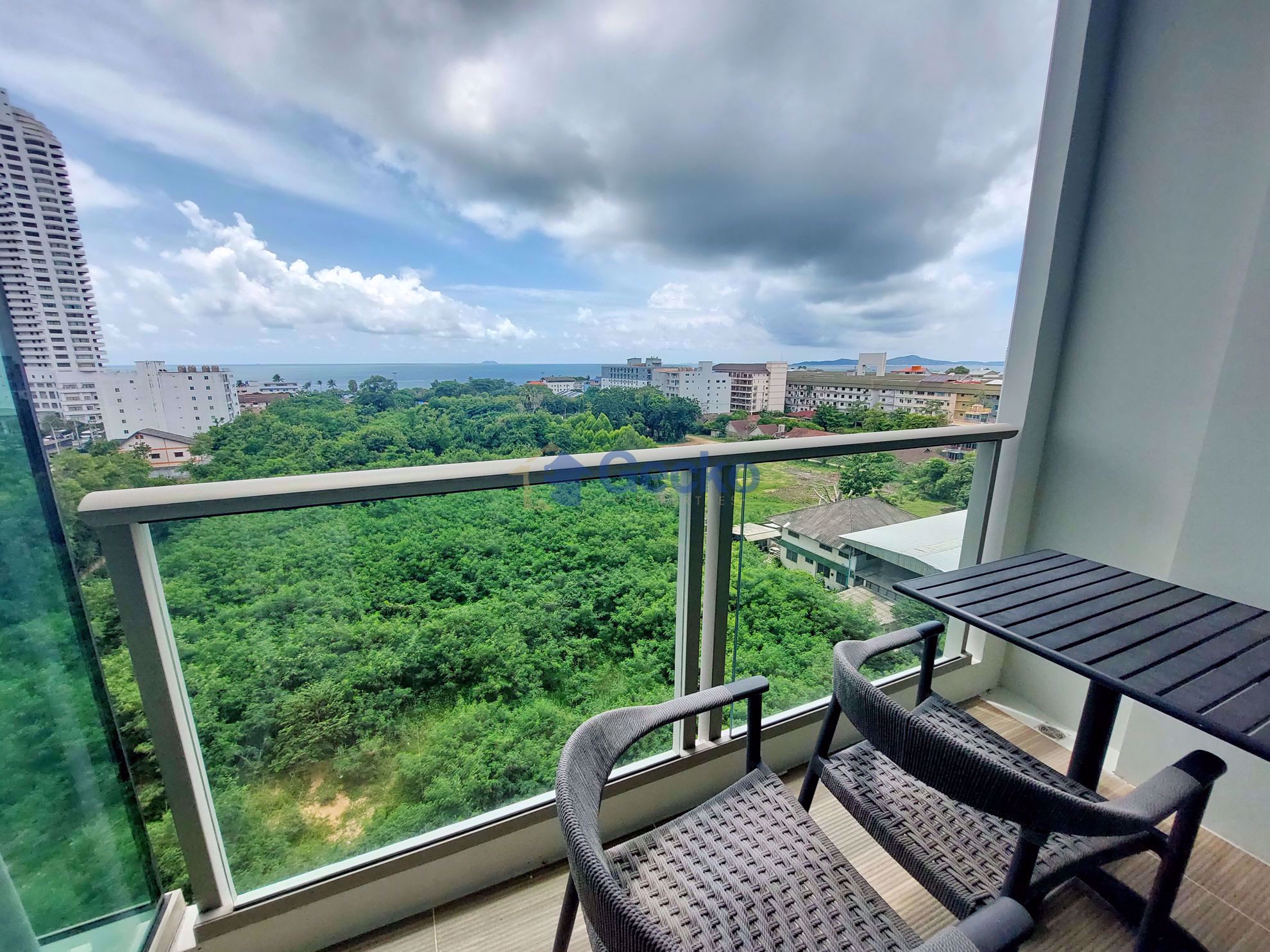 1 ห้องนอน คอนโดมิเนี่ยม in The Riviera Jomtien จอมเทียน C010241