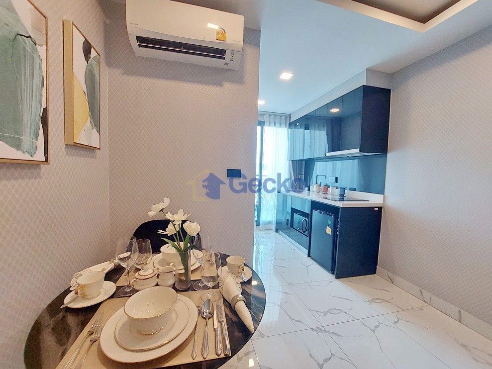 1 Bedroom Condo in Arcadia Millennium Tower South Pattaya C005279 (Photo 2)