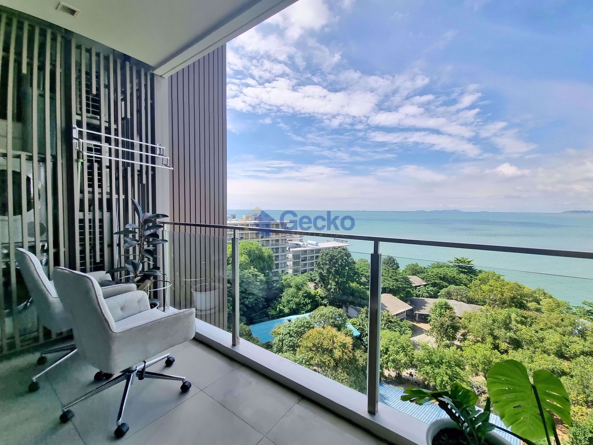 2 Bedrooms Condo in Baan Plai Haad Pattaya Wongamat C010266