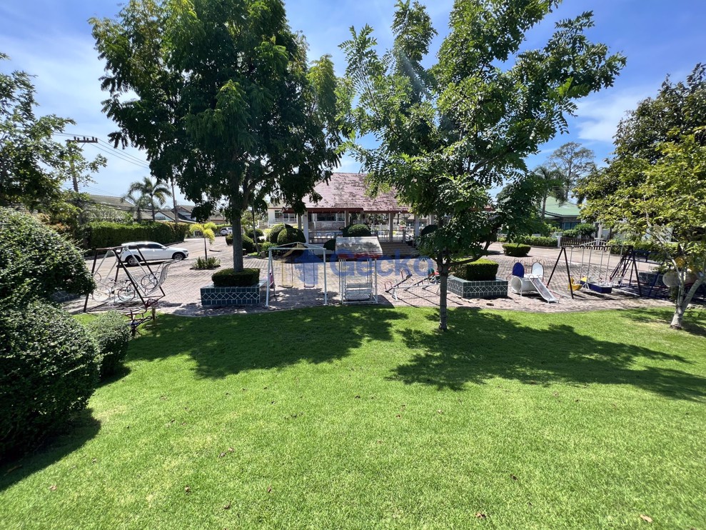 Baan Dusit Village (Photo 1)