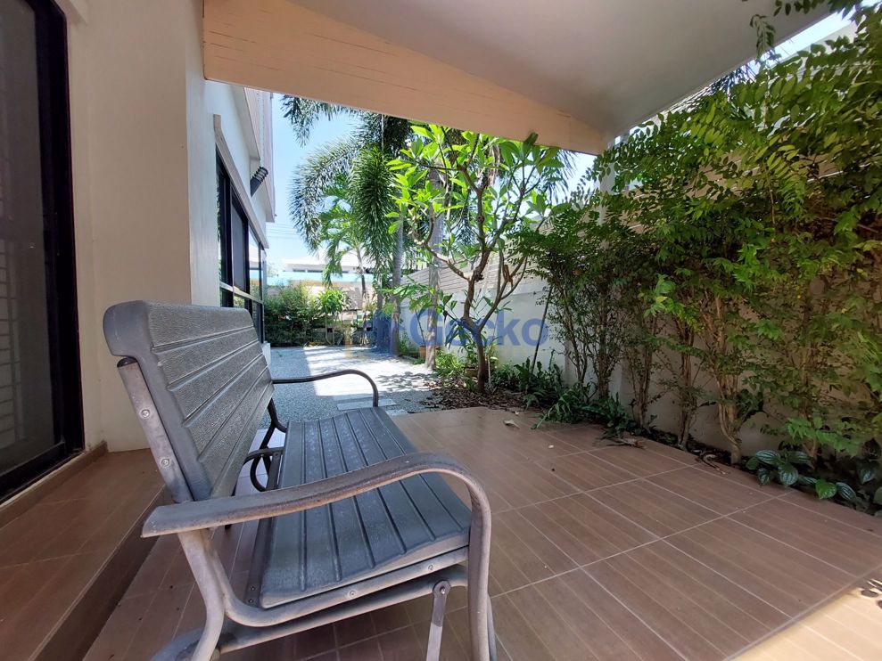 3 Bedrooms House in Patta Village  East Pattaya H010282 (Photo 4)