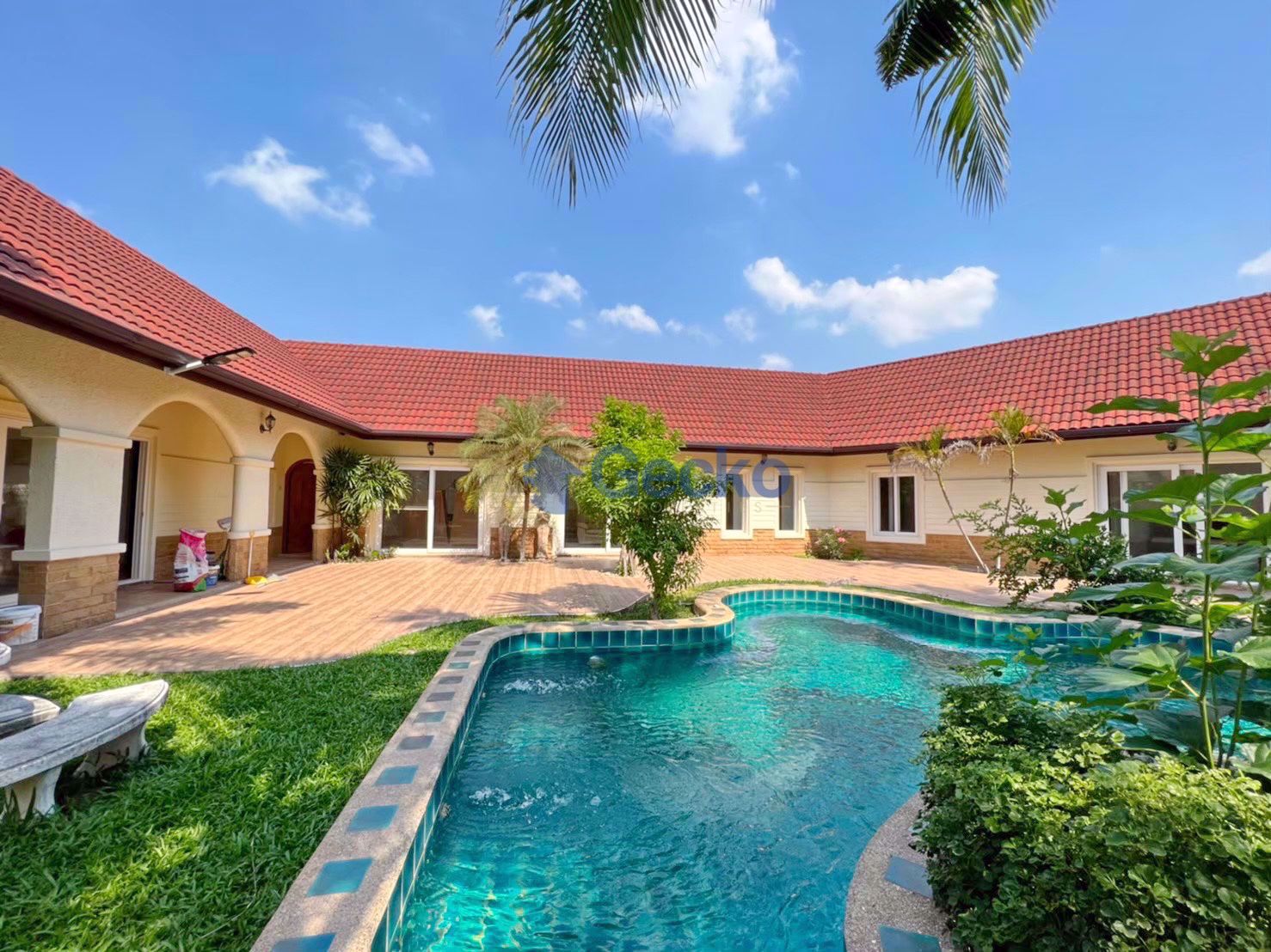 4 ห้องนอน บ้าน in Nirvana Pool 1  พัทยาตะวันออก H010288