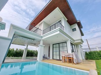 4  Bedrooms bed in House in Rungsii Village in East Pattaya H008992