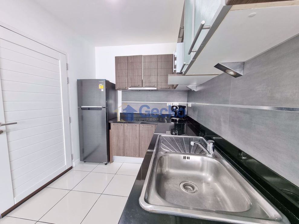 1 Bedroom Condo in The Lofts Pratumnak Pratumnak C010307 (Photo 3)