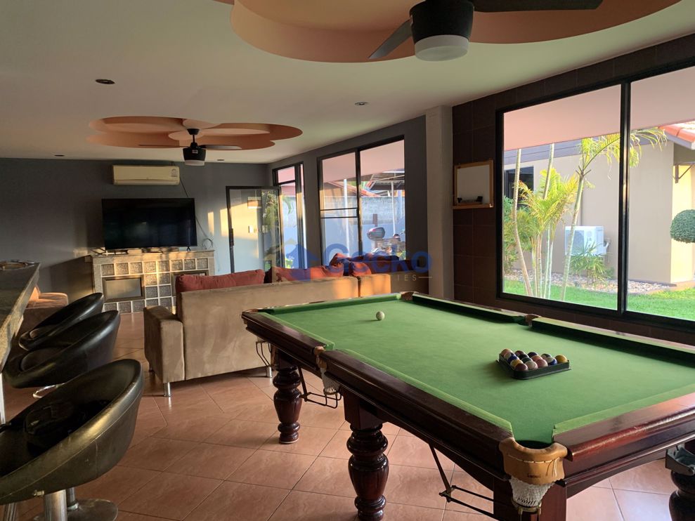 3 Bedrooms House  East Pattaya H008657 (Photo 3)