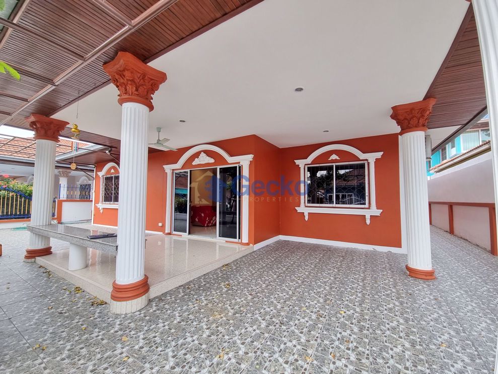 3 Bedrooms House in Eakmongkol Thepprasit  Jomtien H010311 (Photo 2)