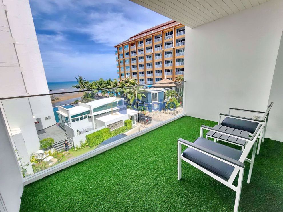 1 Bedroom Condo in Beachfront Jomtien Residence Na Jomtien C010315 (Cover Photo)