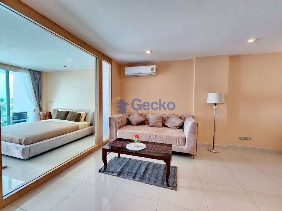 1 Bedroom Condo in Beachfront Jomtien Residence Na Jomtien C010315 (Photo 4)