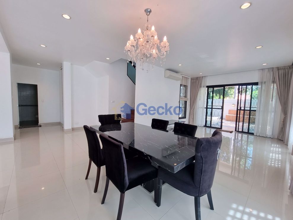 3 ห้องนอน บ้าน in Baan Fah Rim Haad  จอมเทียน H010337 (Photo 4)