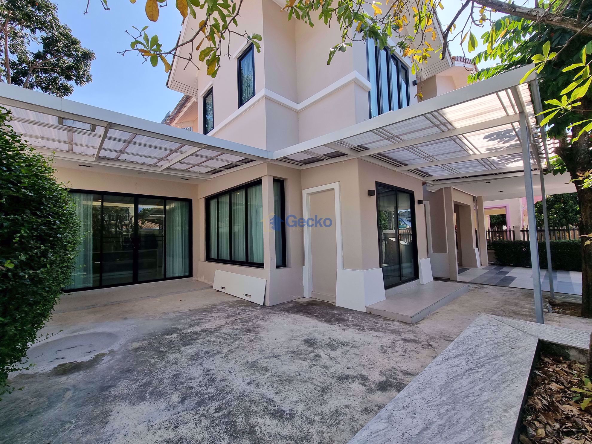 3 Bedrooms House in Baan Fah Rim Haad  Jomtien H010338