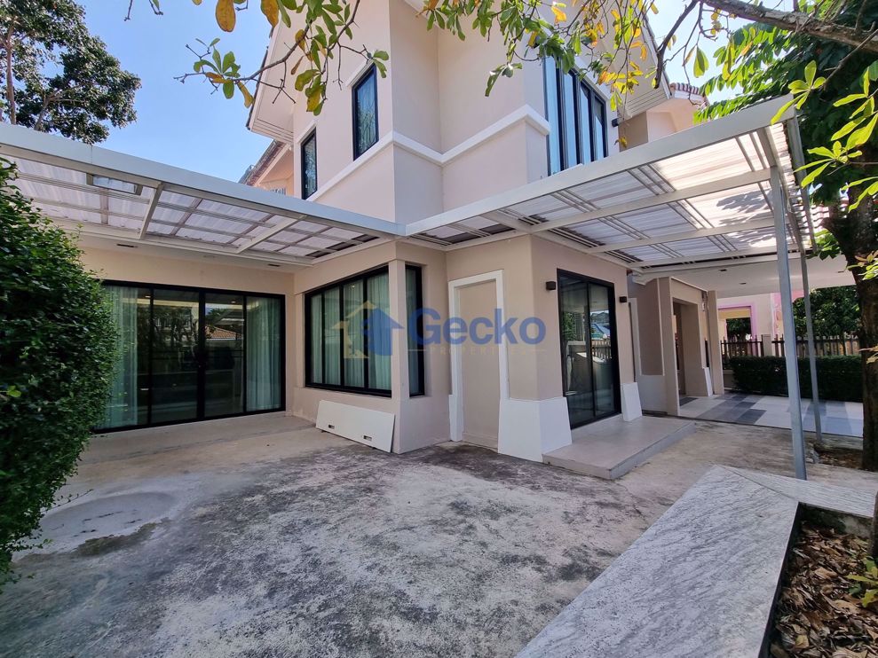 3 Bedrooms House in Baan Fah Rim Haad  Jomtien H010338 (Cover Photo)
