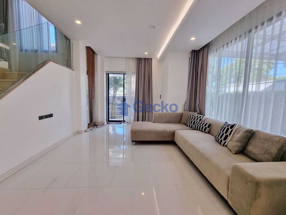 3 Bedrooms House in Baan Fah Rim Haad  Jomtien H010338 (Photo 3)