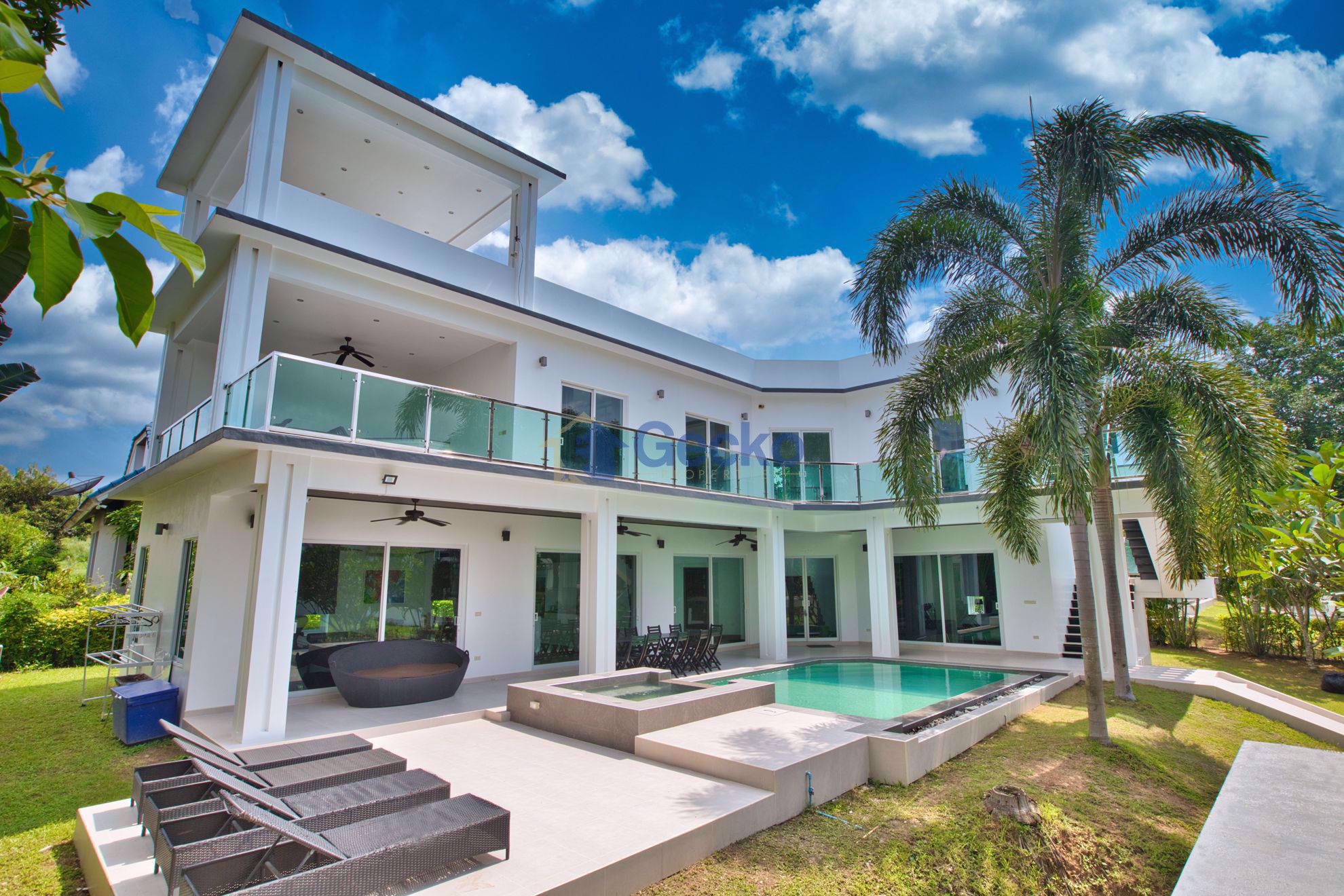 5 Bedrooms House in Phoenix Golf Course  Huay Yai H007282