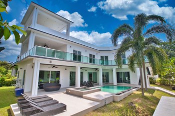 5 ห้องนอน บ้าน in  ฟีนิกซ์ กอล์ฟ คอร์ส  ห้วยใหญ่ H007282