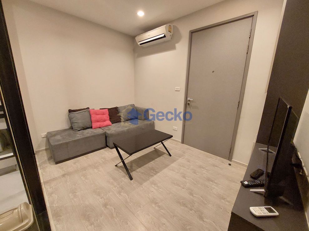 1 ห้องนอน คอนโดมิเนี่ยม in The Base พัทยากลาง C010353 (Photo 2)
