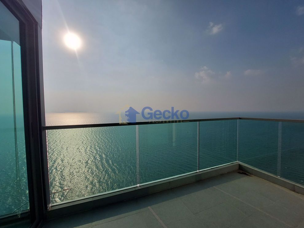 2 Bedrooms Condo in Wongamat Tower Wongamat C010356 (Photo 1)
