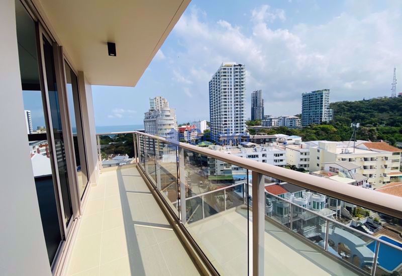 1 Bedroom Condo in Southpoint Pattaya Pratumnak C010375