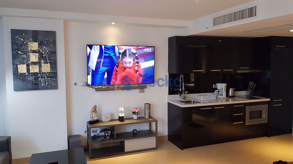 Studio Condo in Centara Avenue Residence and Suites Central Pattaya C010384 (Photo 3)