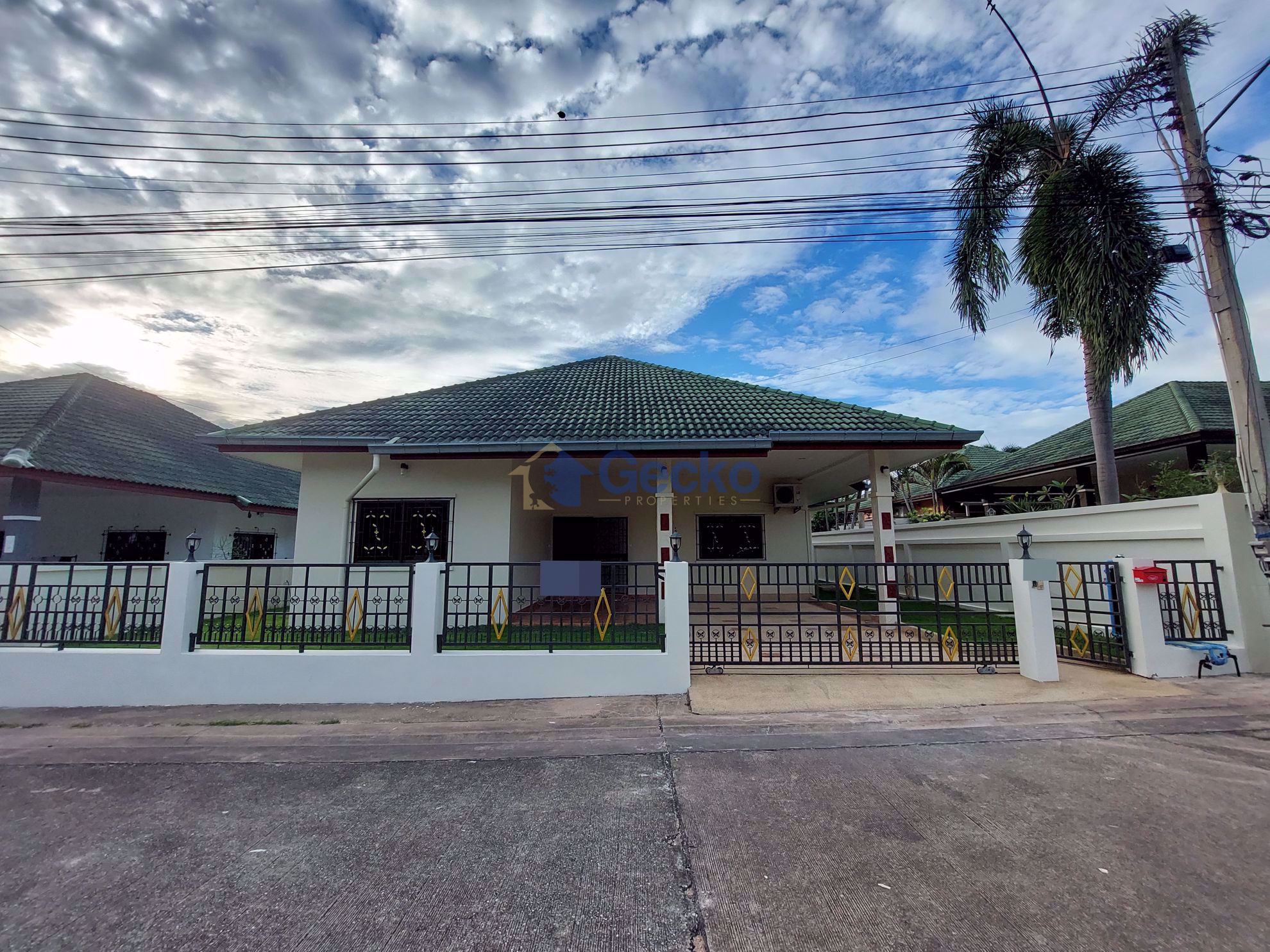 3 Bedrooms House in SP Village 4  East Pattaya H010396