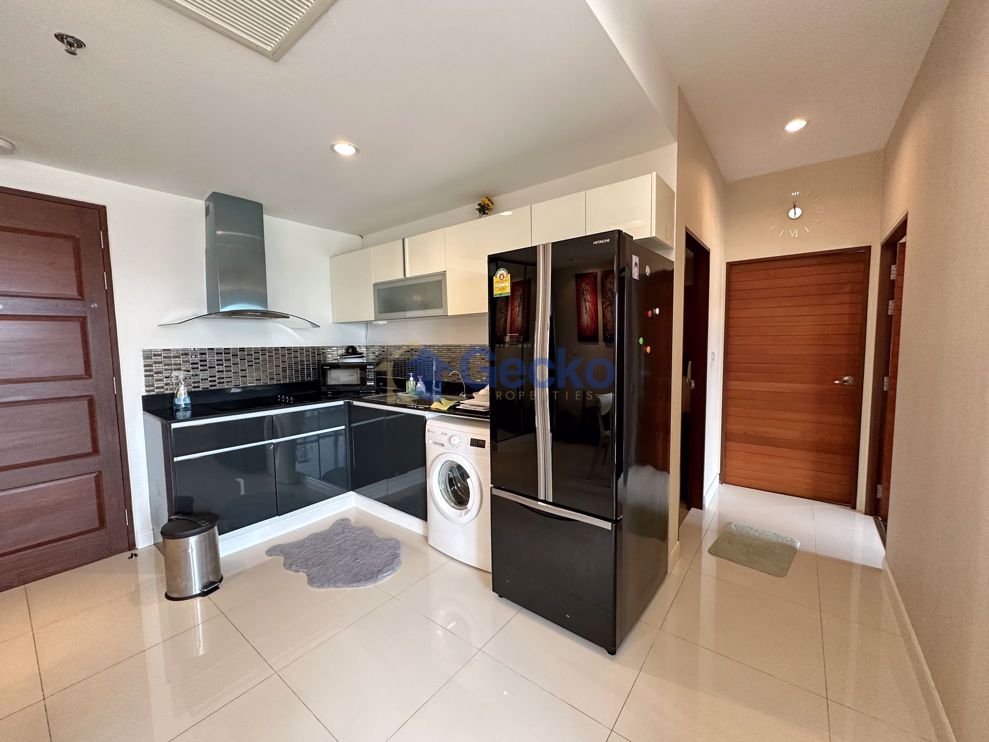 2 Bedrooms Condo in The Axis  South Pattaya C010410 (Photo 4)