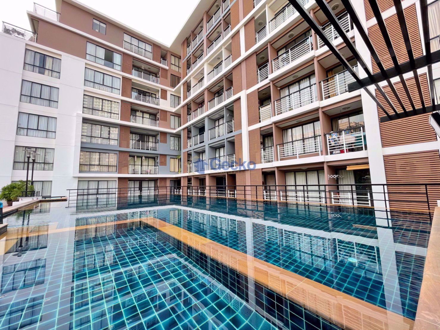 2 Bedrooms Condo in The Pride Pattaya Central Pattaya C010417