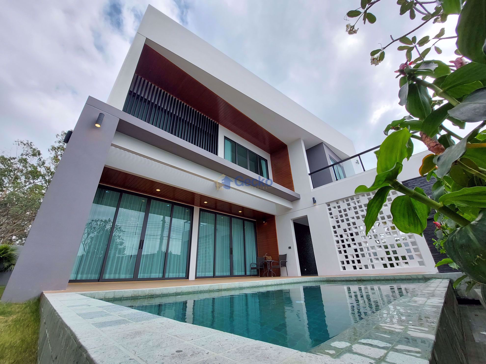 3 Bedrooms House  Huay Yai H010425