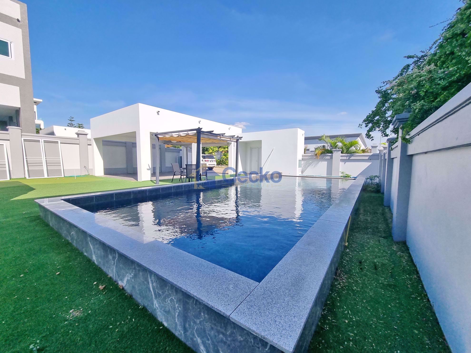 5 Bedrooms House in Siam Royal View  East Pattaya H010432