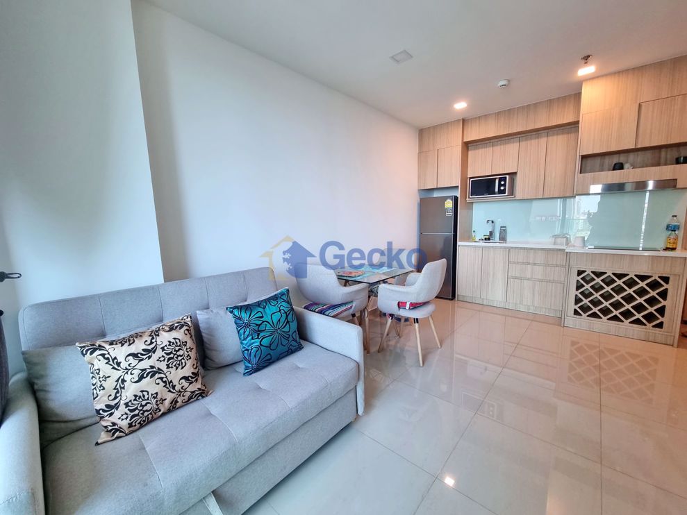 1 Bedroom Condo in City Garden Tower South Pattaya C008863 (Photo 1)