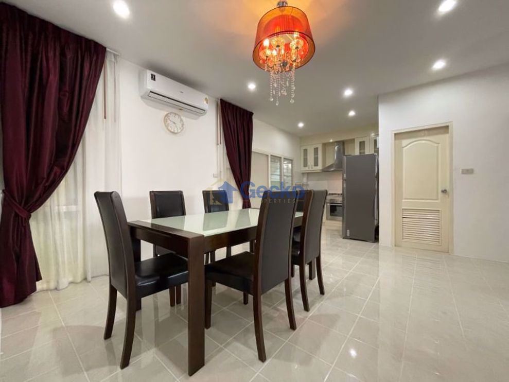 3 Bedrooms House in Ruen Pisa Village   East Pattaya H010441 (Photo 4)