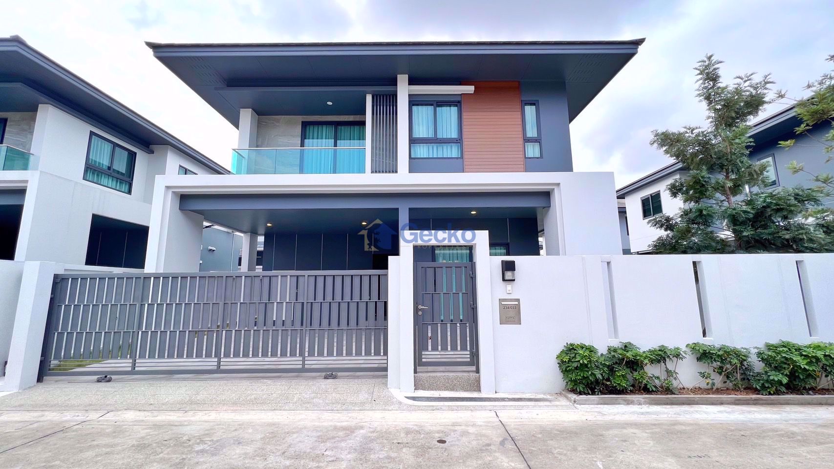 3 ห้องนอน บ้าน in ภัททา วิลล์  พัทยาตะวันออก H010453