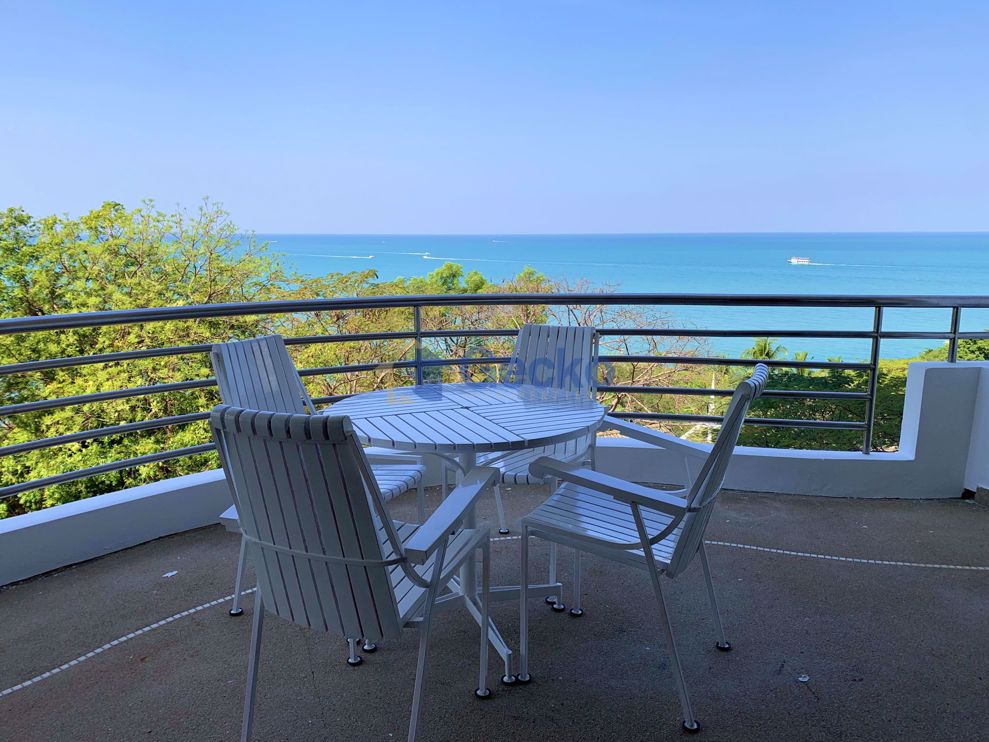 3 Bedrooms Condo in Royal Cliff Garden Pratumnak C010477 (Cover Photo)