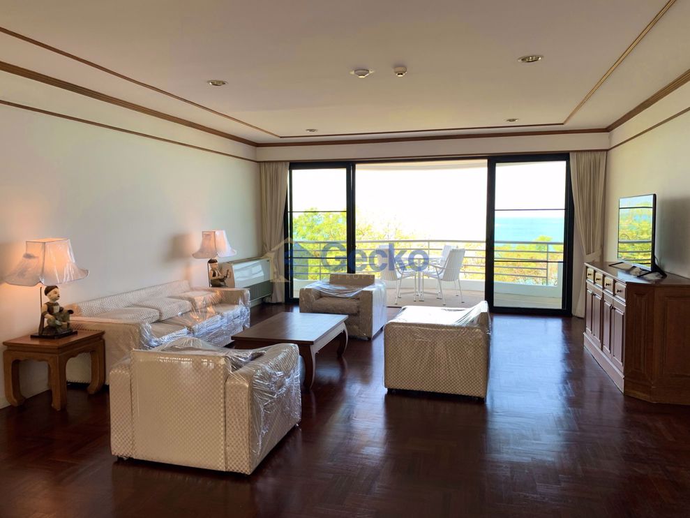 3 Bedrooms Condo in Royal Cliff Garden Pratumnak C010477 (Photo 2)