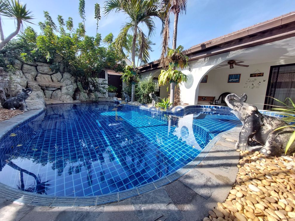 4 ห้องนอน บ้าน in Freeway Villas  พัทยาตะวันออก H010256 (Photo 3)